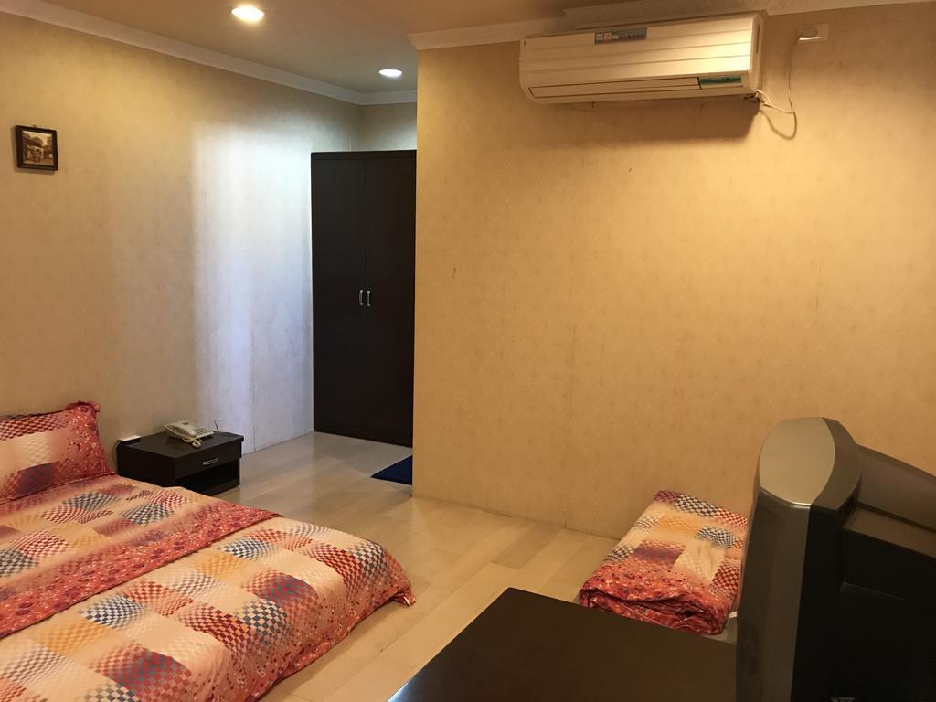 Hefeng Ting Homestay Heng-ch'un Extérieur photo